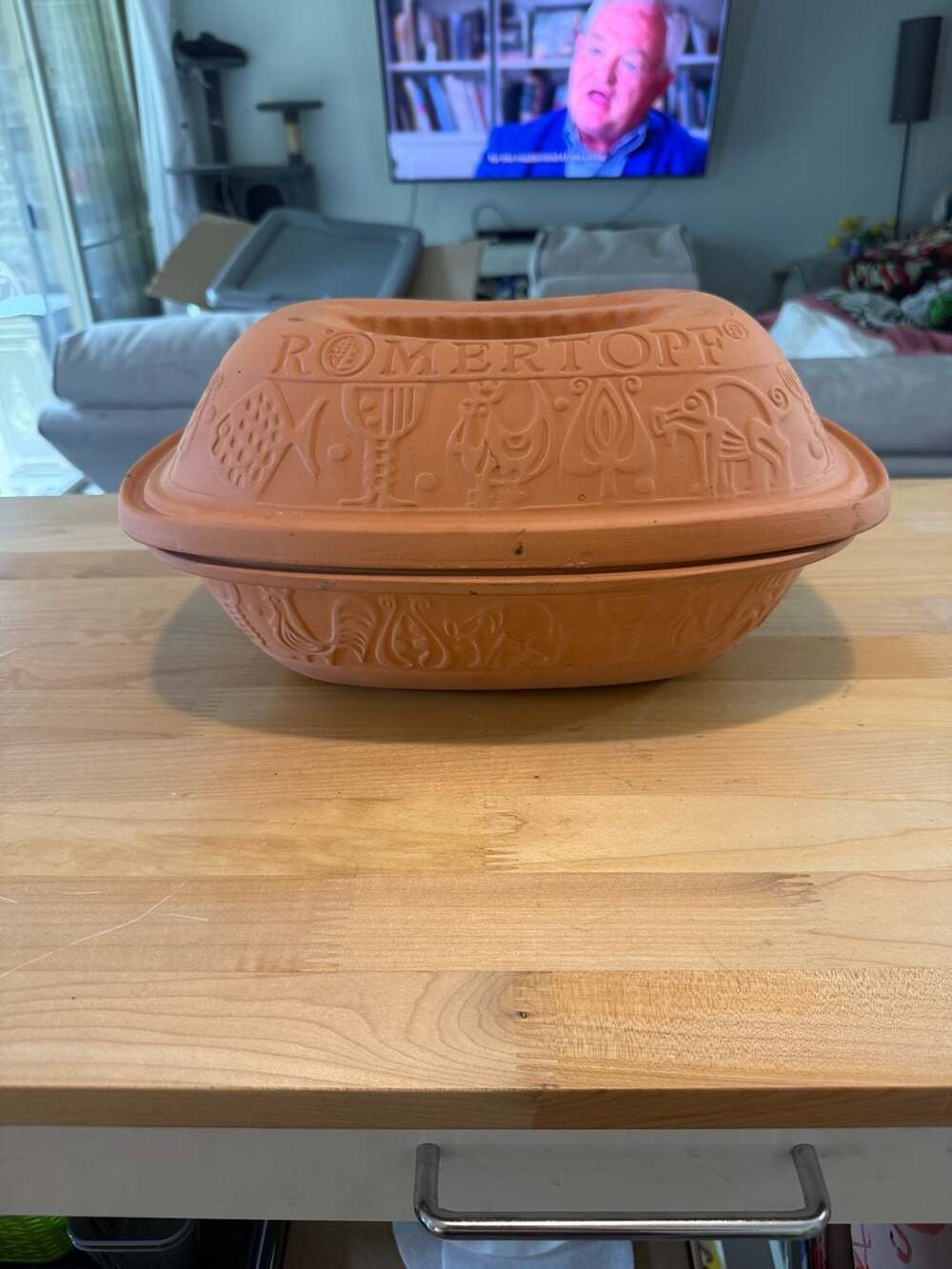 Römertopf Clay Baker Terracotta Roaster and Casserole Pot with Embossed Lid